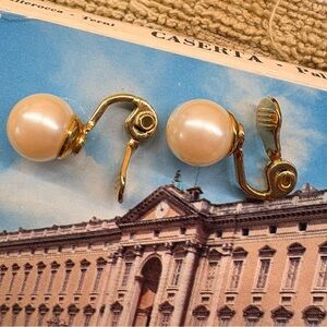 Elegant vintage Monet faux gold pearl earrings